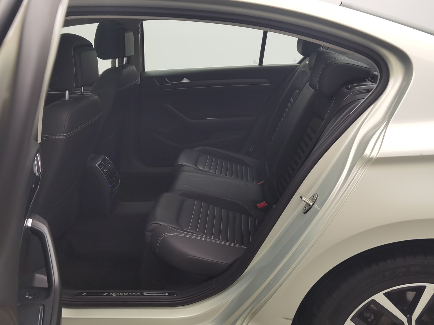 Used Volkswagen Magotan 2020 2.0 AT