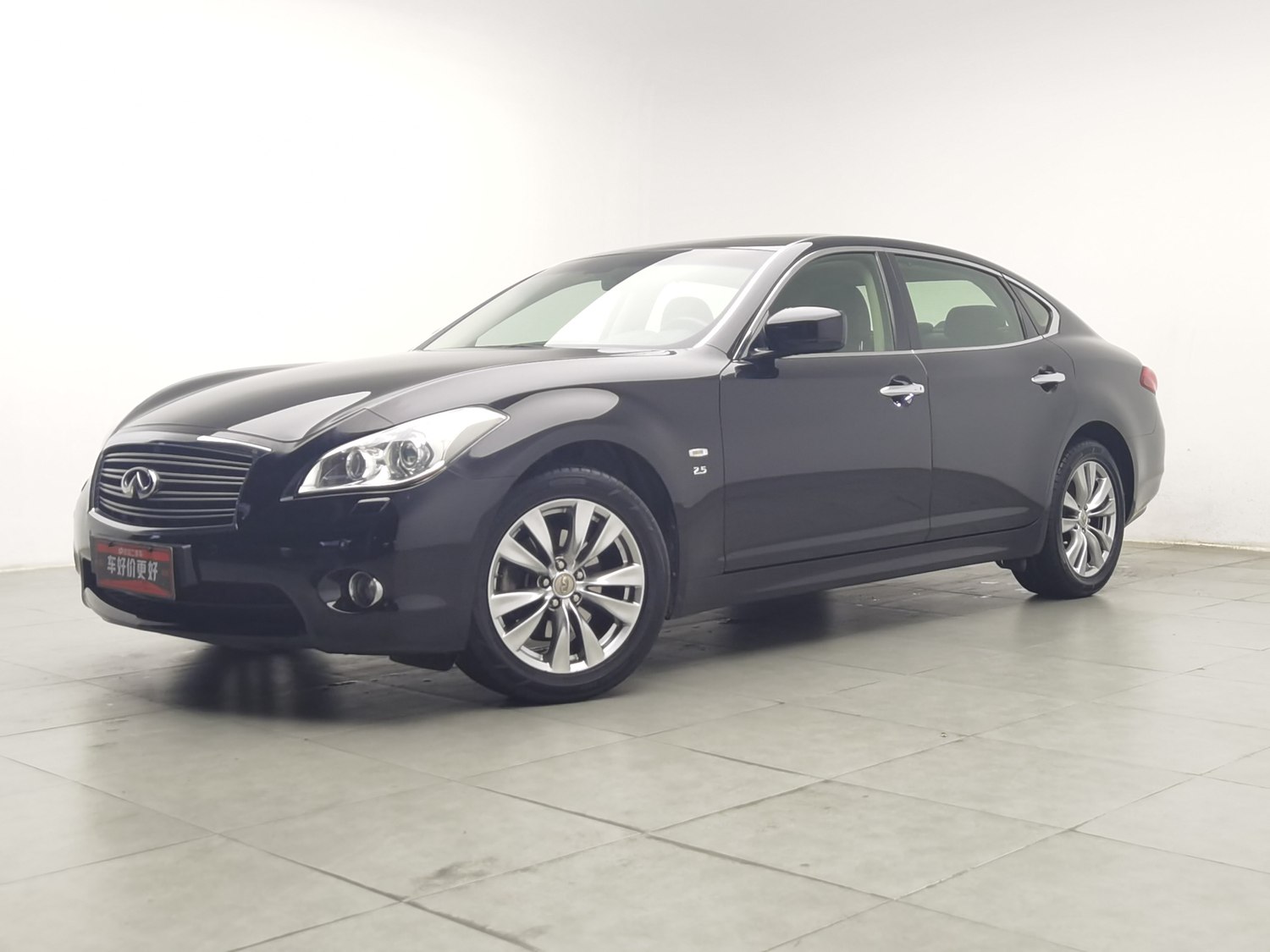 Used Infiniti Q70 2013 2.5 AT