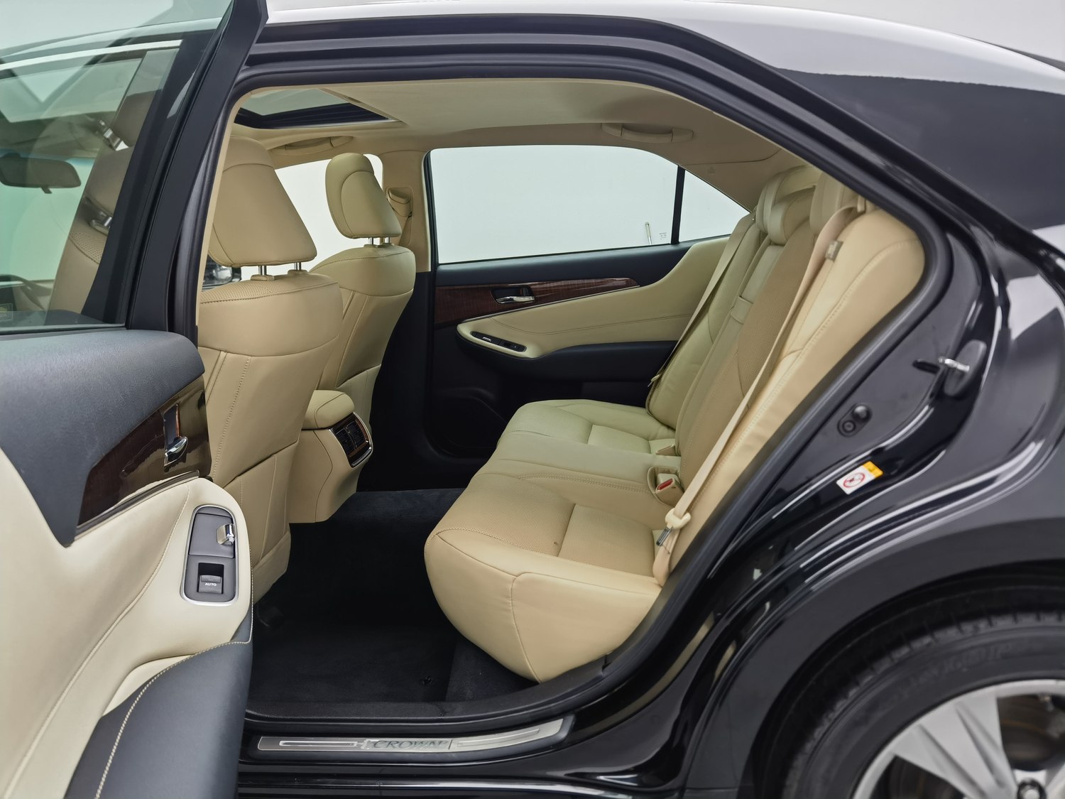 Used Toyota Crown 2015 2.0 AT