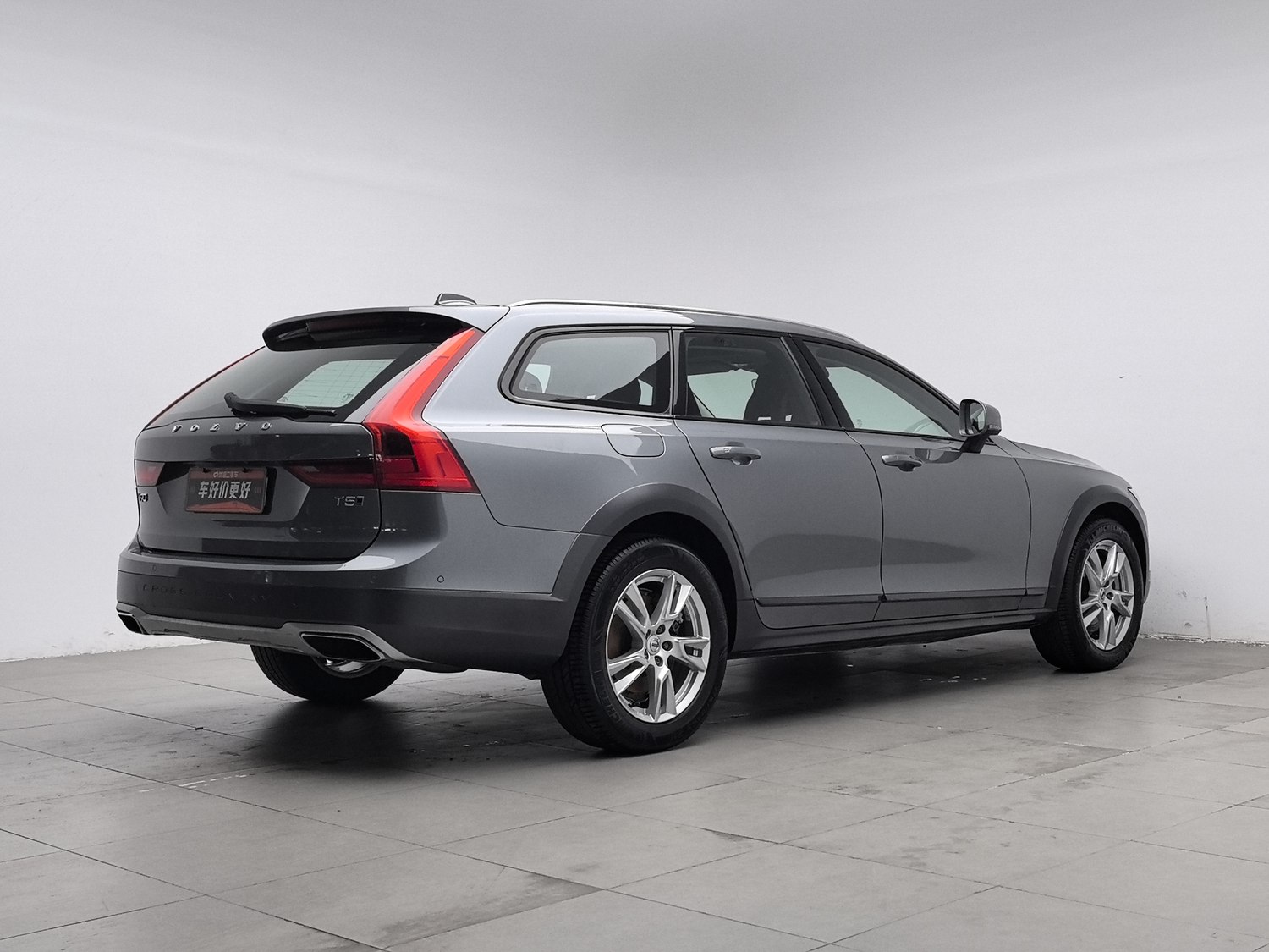 Used Volvo V90 2017 2.0 AT