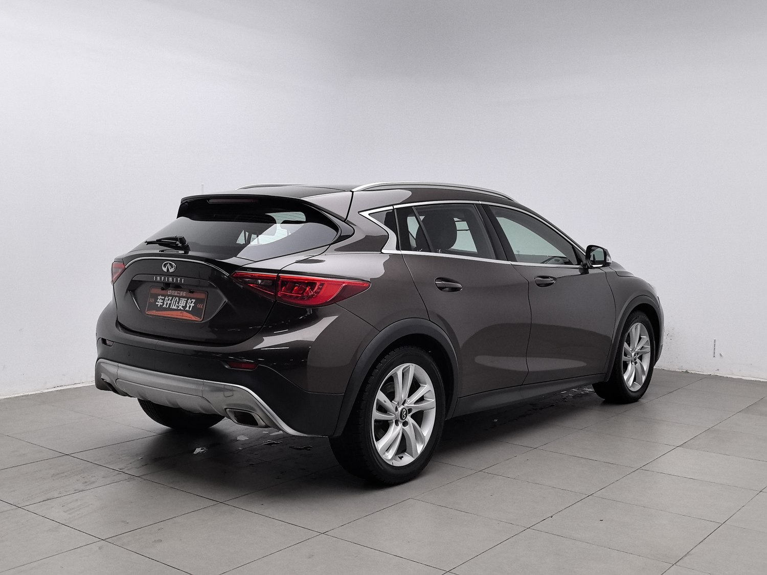 Used Infiniti QX30 2017 1.6 AT