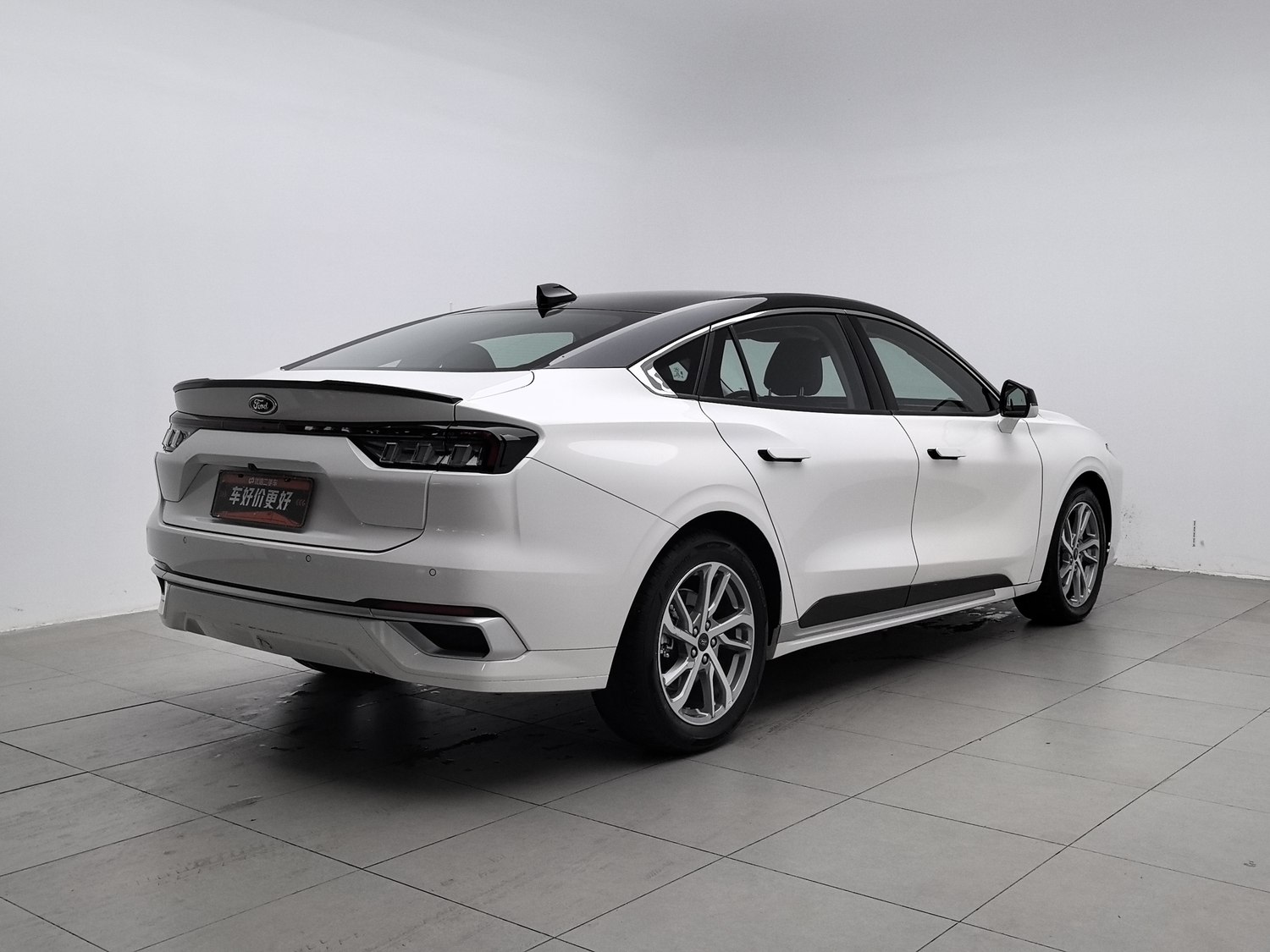 Used Ford Mondeo 2022 2.0 AT