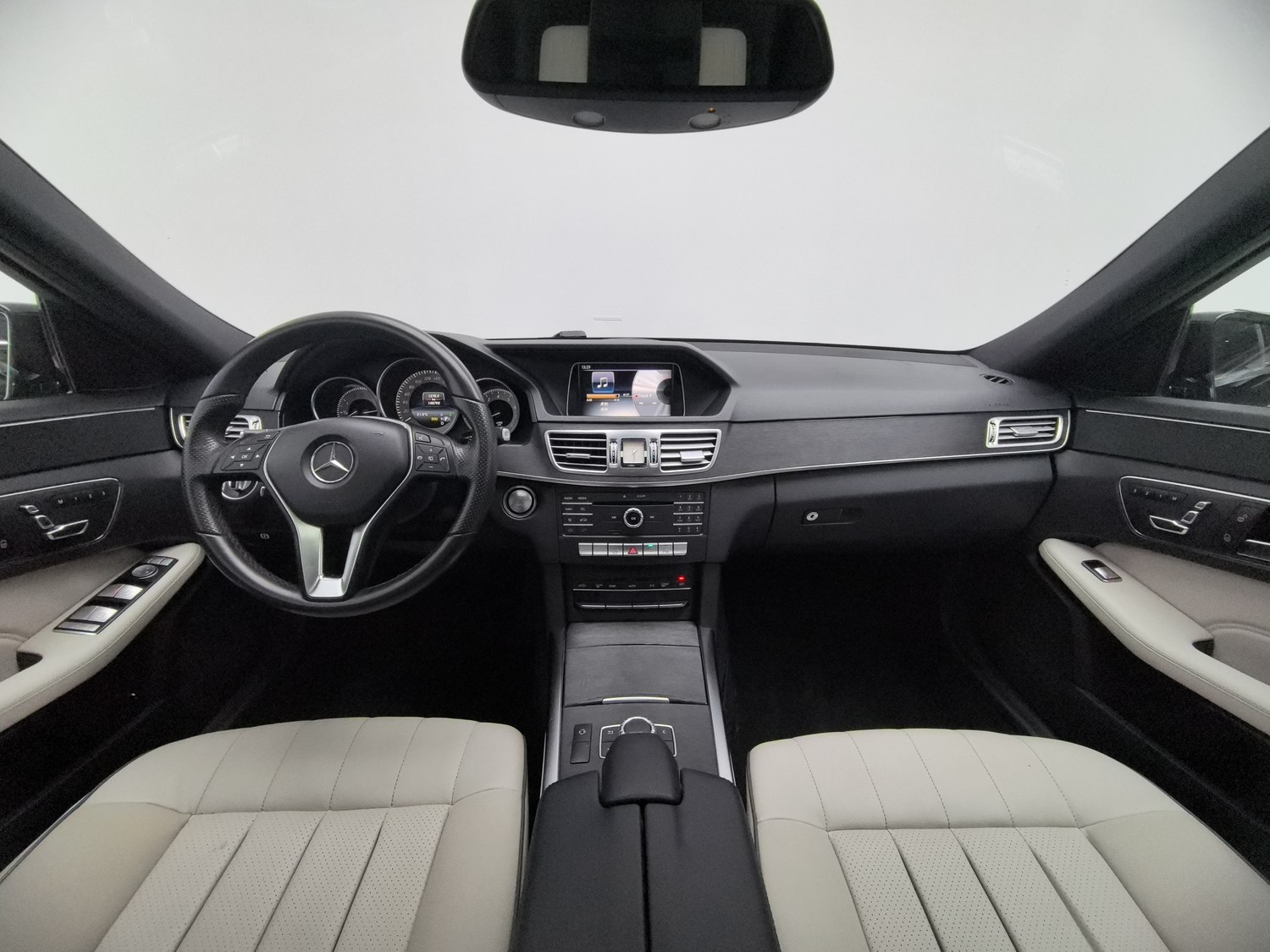 Used Mercedes-Benz E-Class 2015 2.0 AT