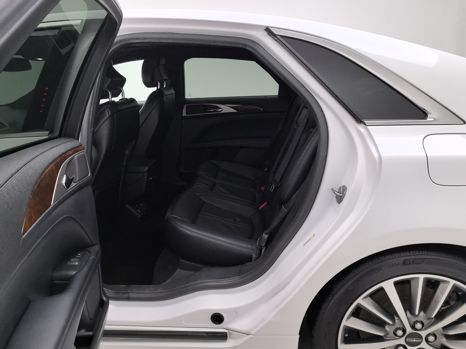 Used Lincoln MKZ 2019 2.0 AT