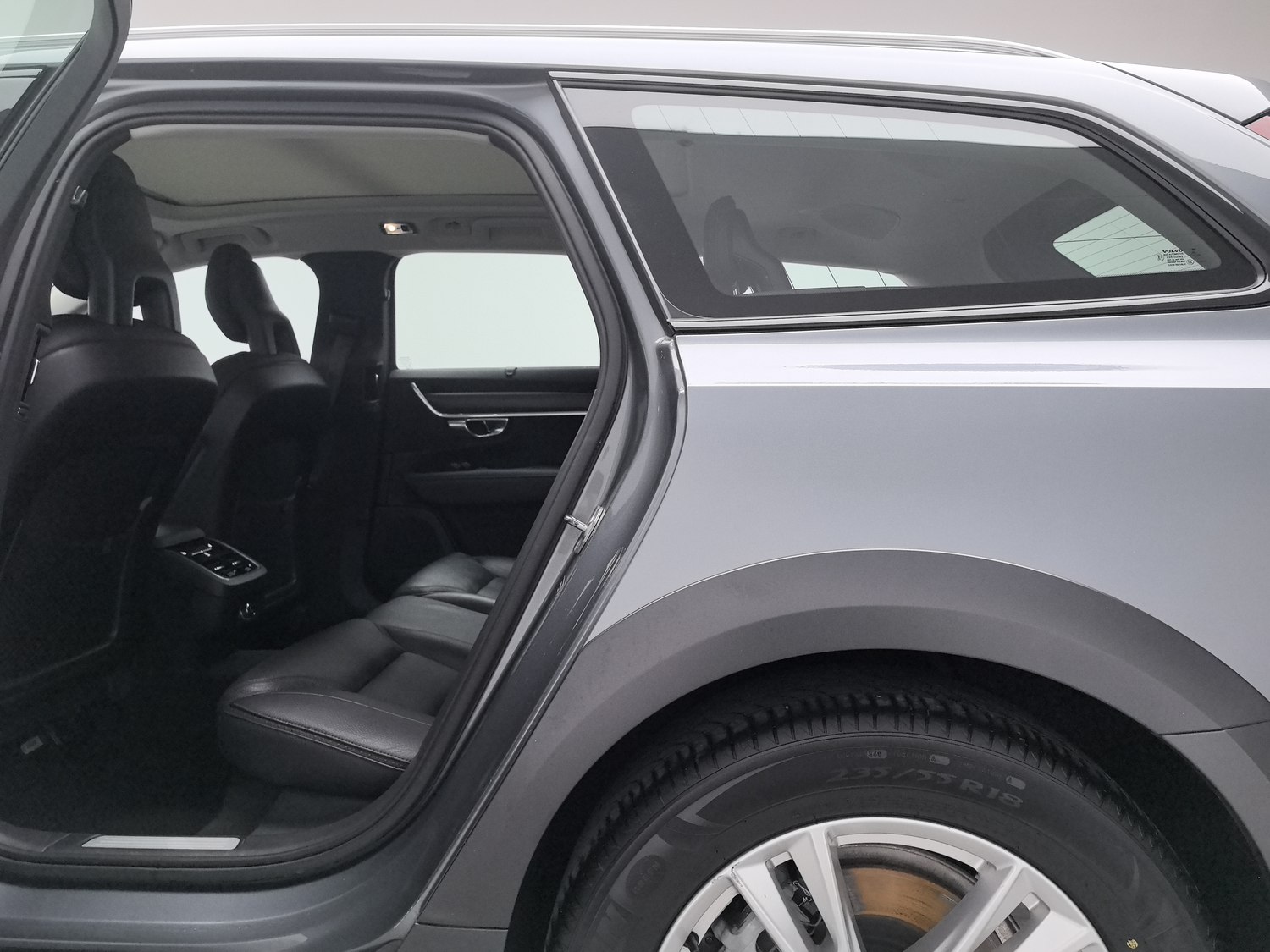 Used Volvo V90 2017 2.0 AT