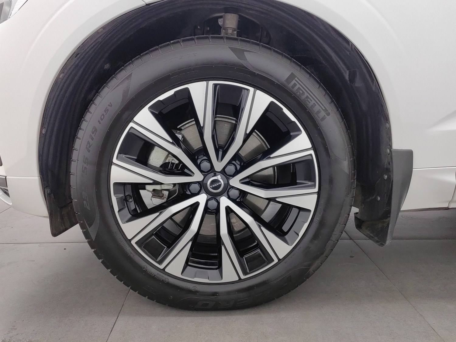Used Volvo XC60 2023 2.0 AT