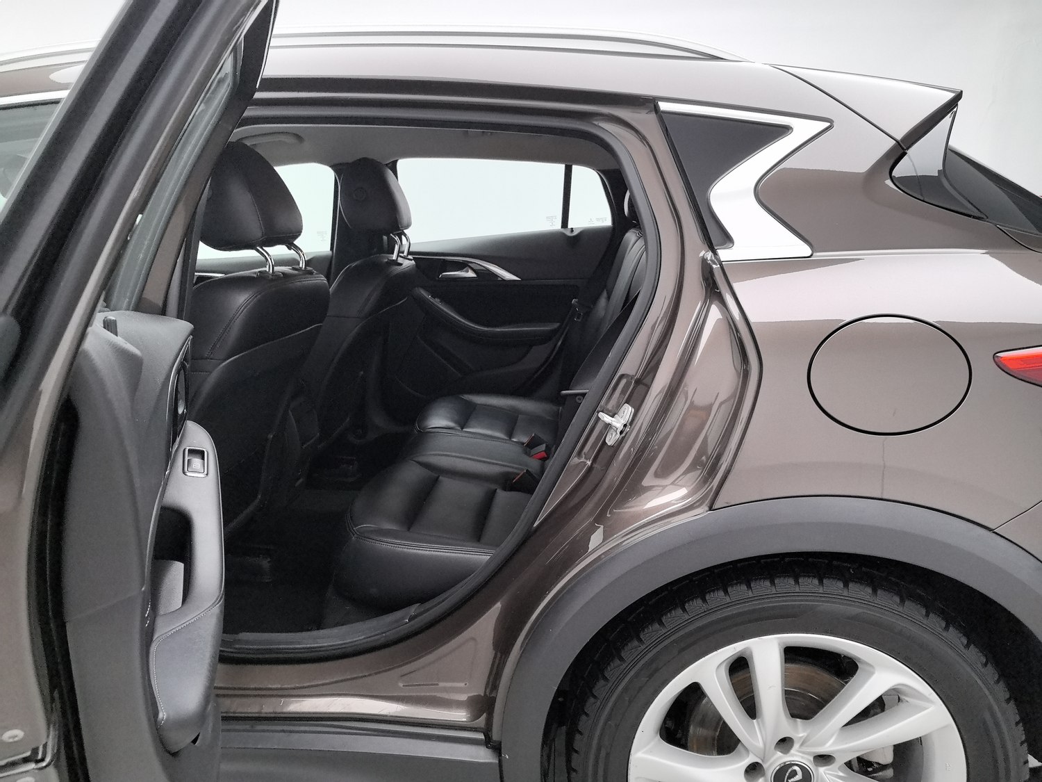 Used Infiniti QX30 2017 1.6 AT