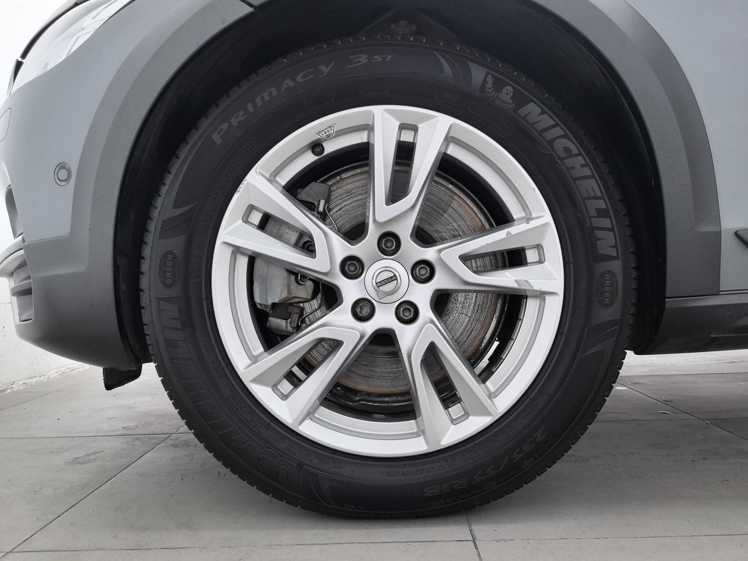 Used Volvo V90 2017 2.0 AT
