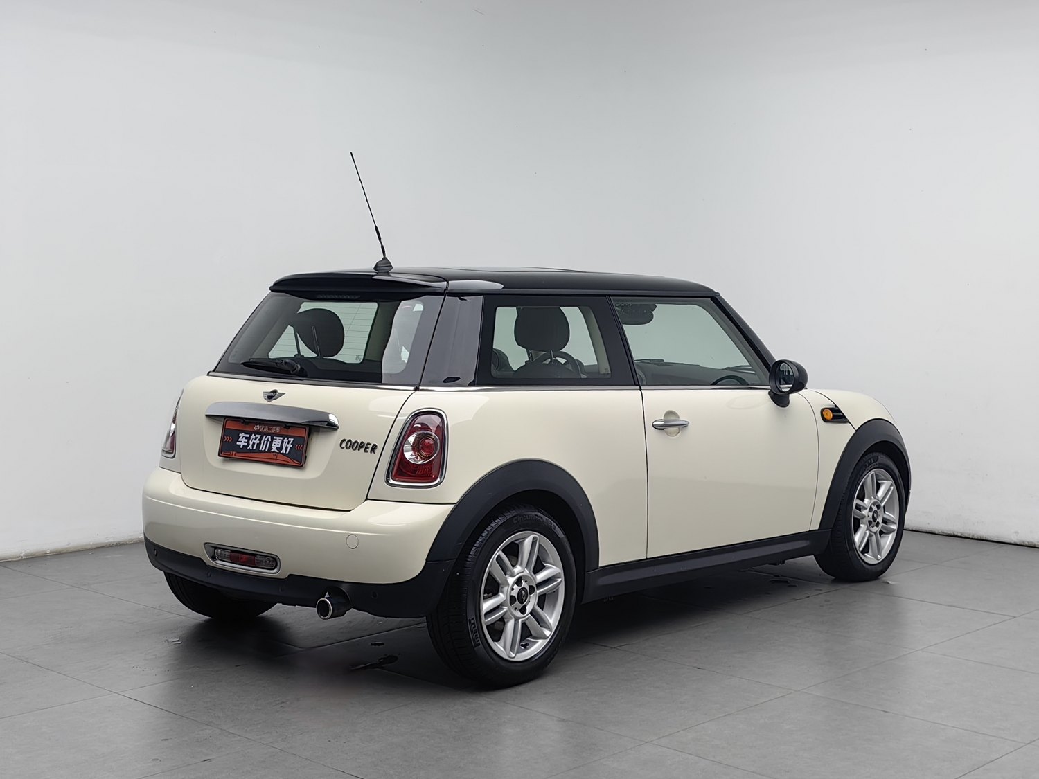 Used MINI MINI 2011 1.6 AT