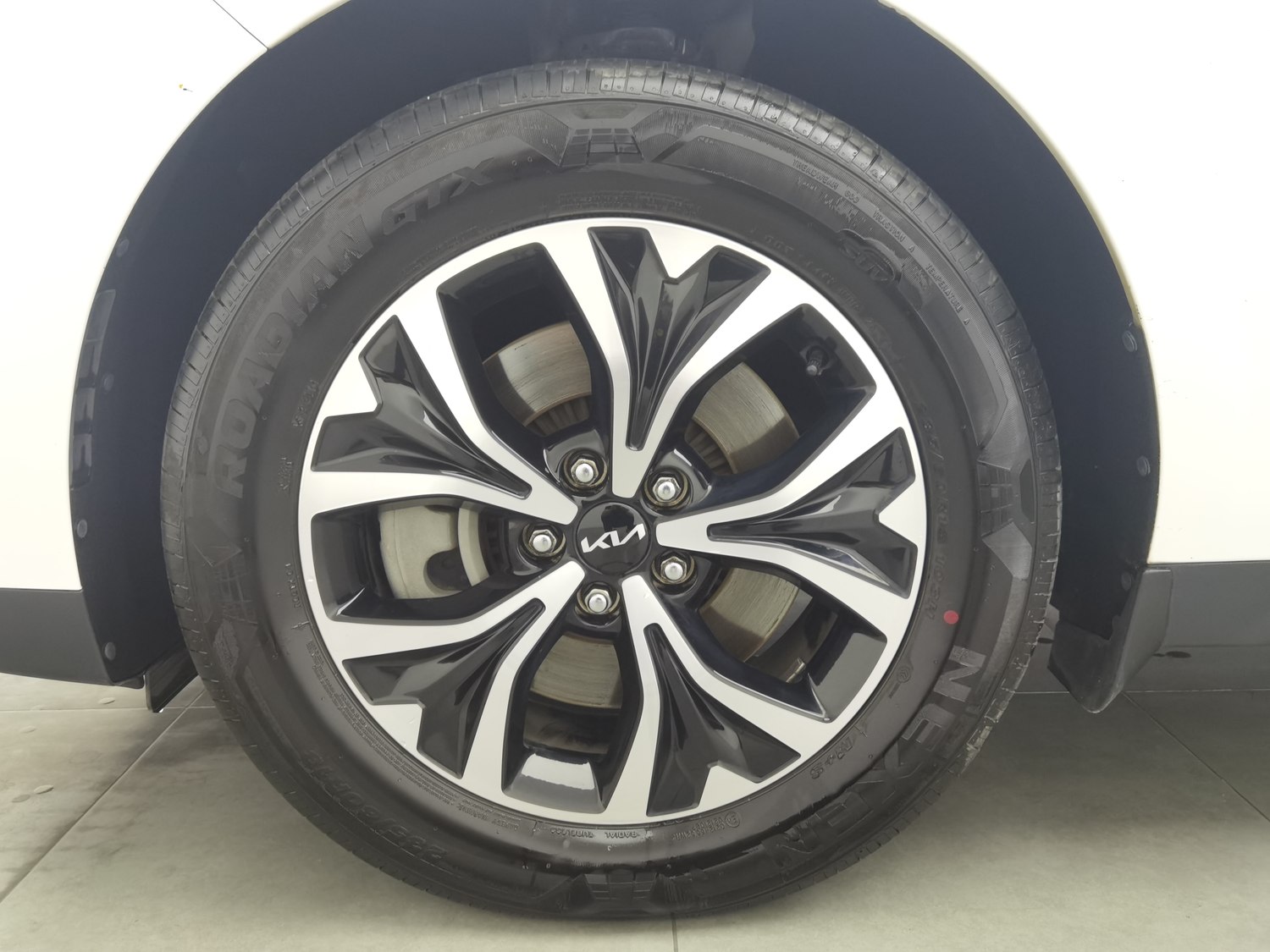 Used Kia Carnival 2021 2.0 AT