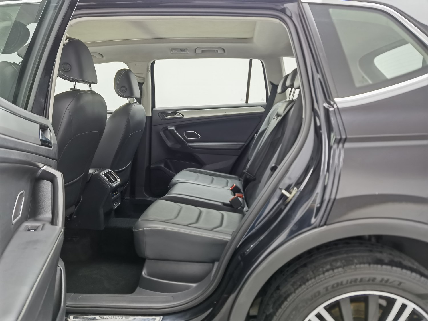 Used Volkswagen Tiguan L 2017 2.0 AT