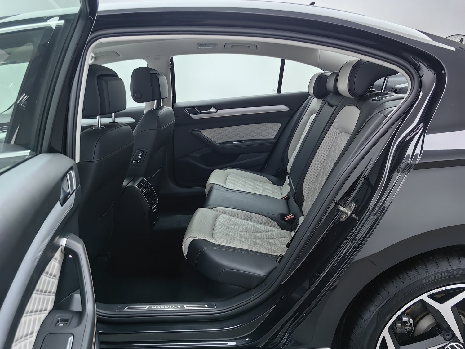 Used Volkswagen Magotan 2023 2.0 AT