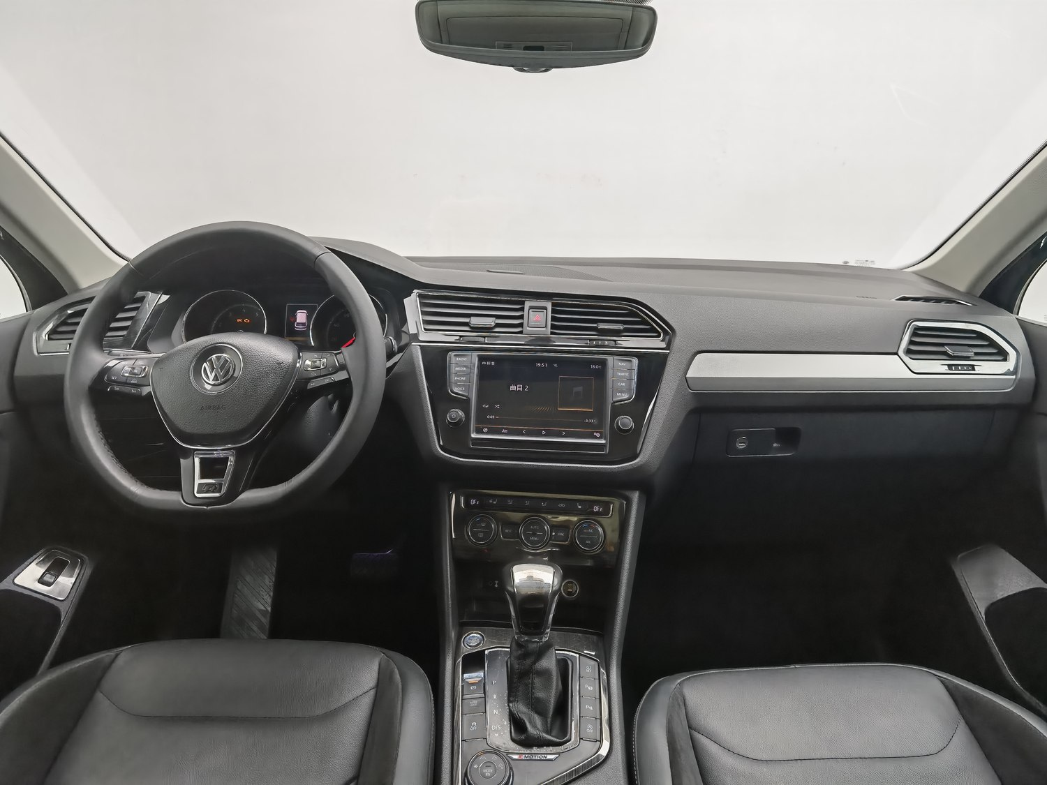 Used Volkswagen Tiguan L 2017 2.0 AT