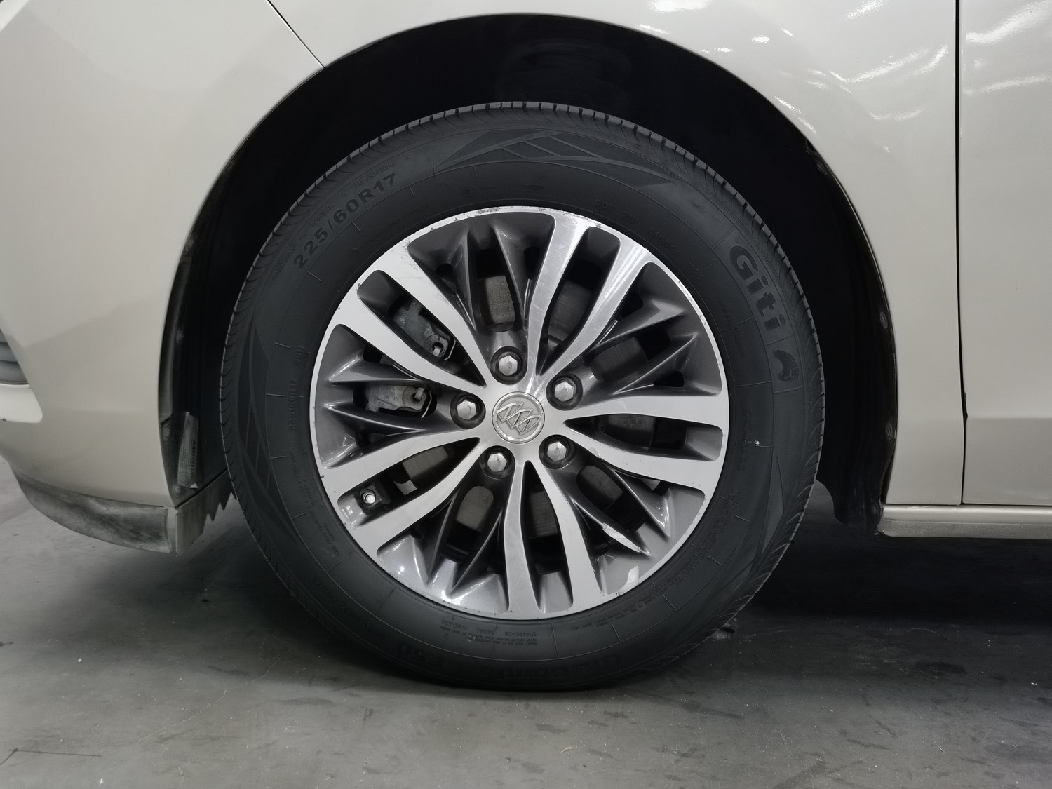 Used Buick GL8 2017 2.0 AT