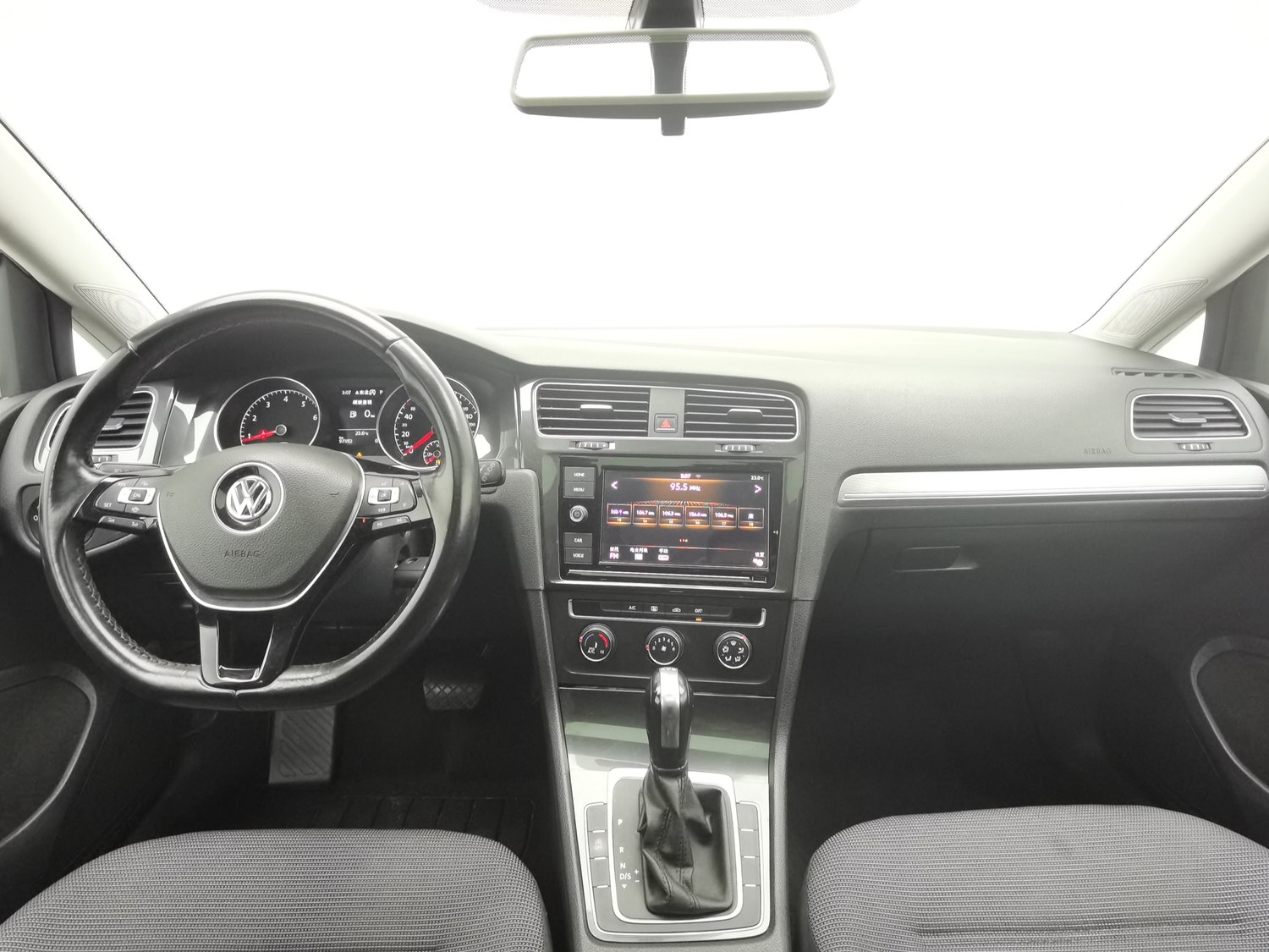 Used Volkswagen Golf 2019 1.4 AT