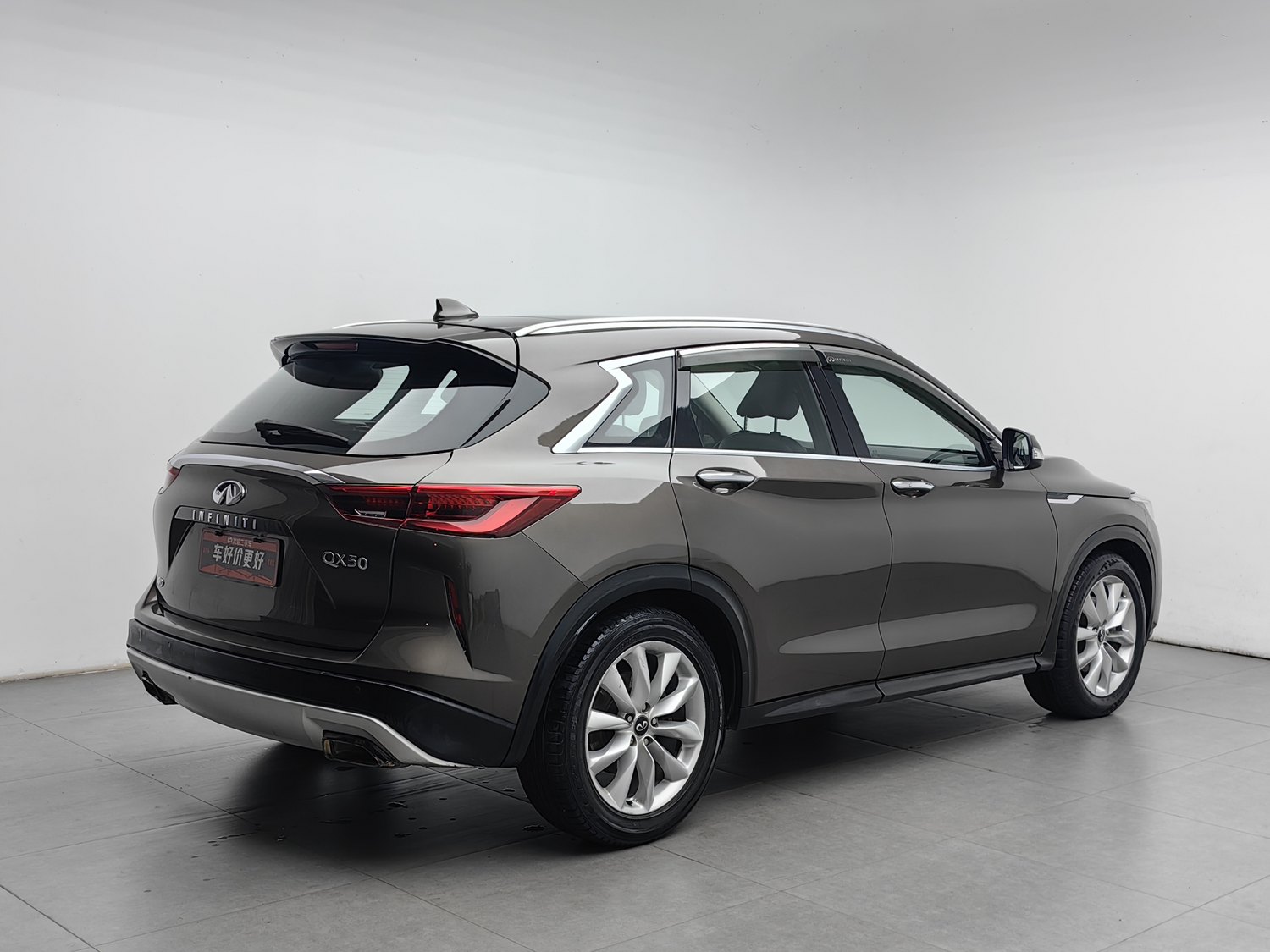 Used Infiniti QX50 2018 2.0 AT