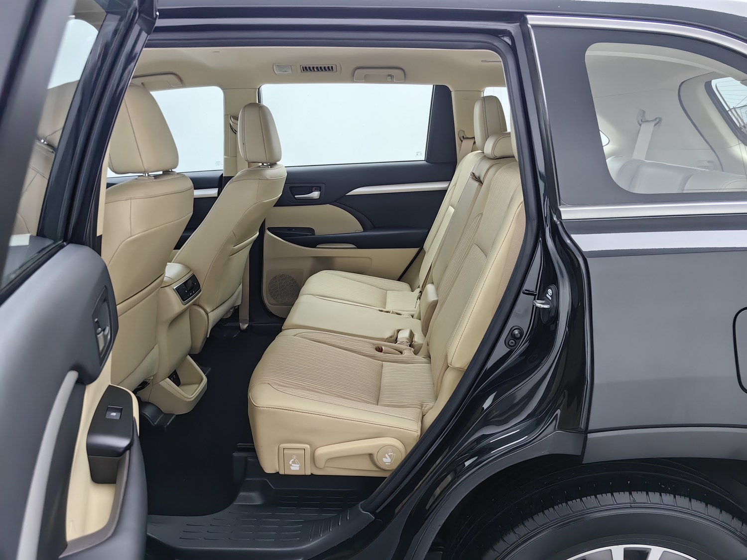 Used Toyota Highlander 2021 2.0 AT