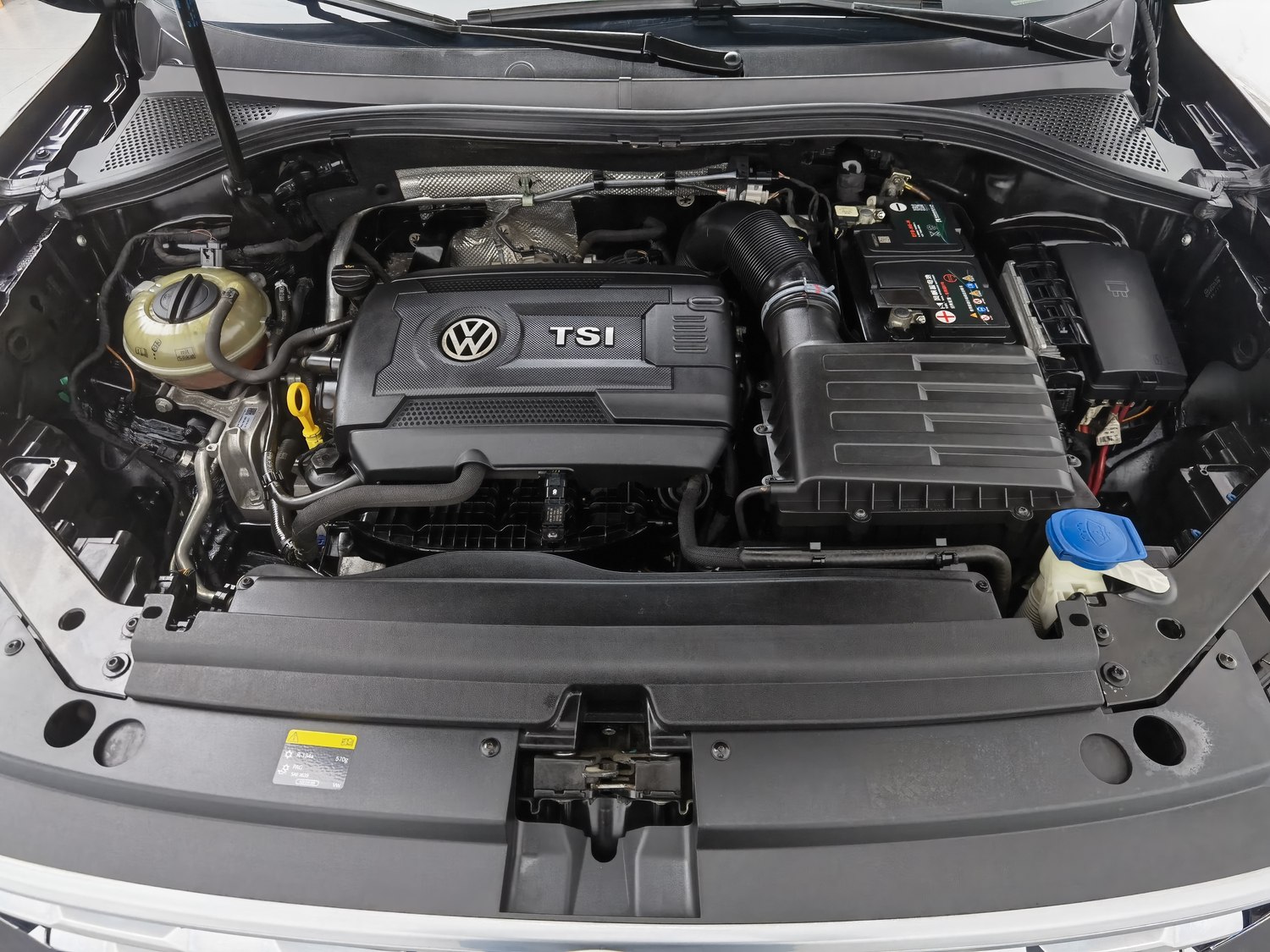 Used Volkswagen Tiguan L 2017 2.0 AT