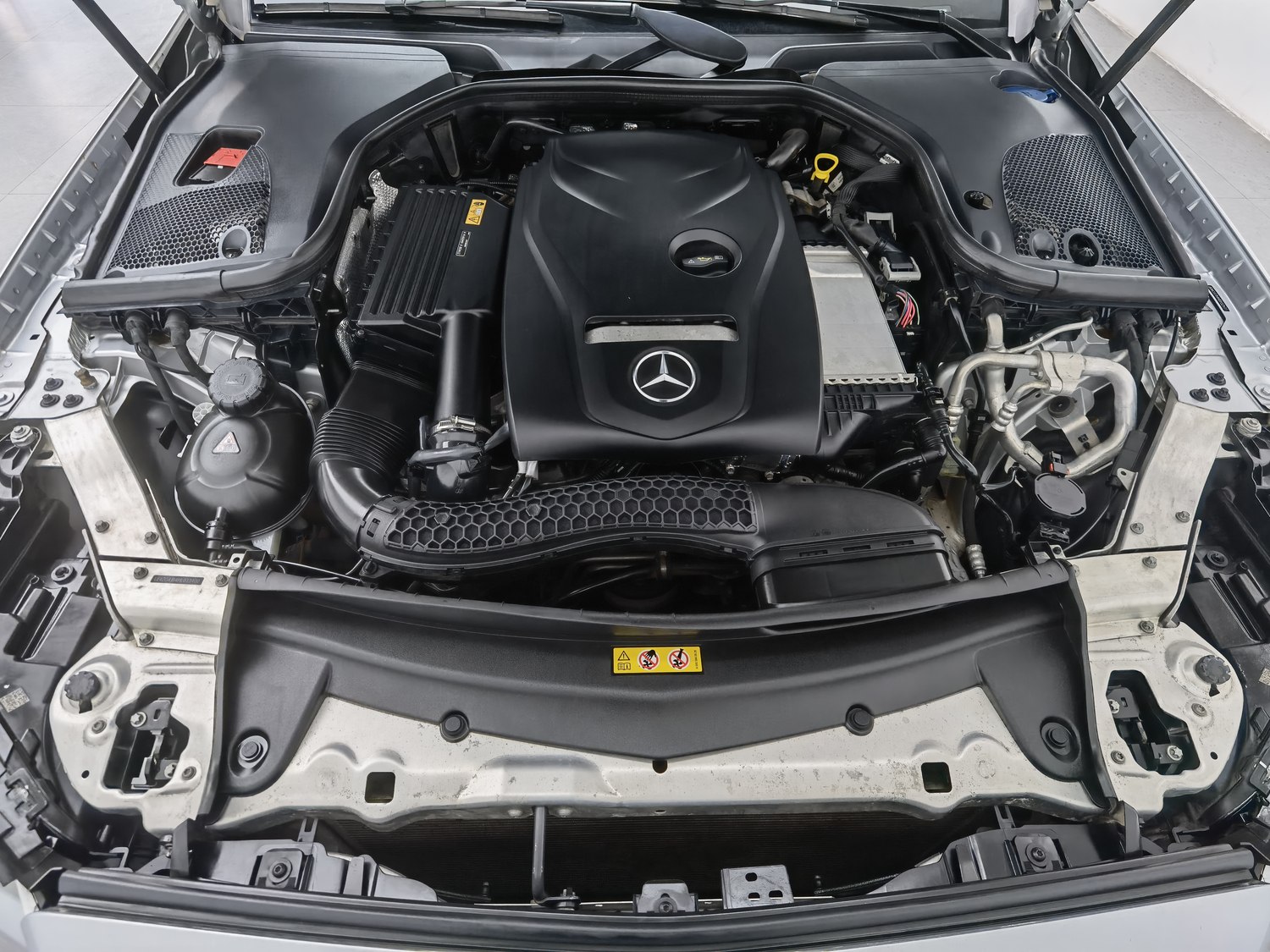 Used Mercedes-Benz E-Class 2016 2.0 AT