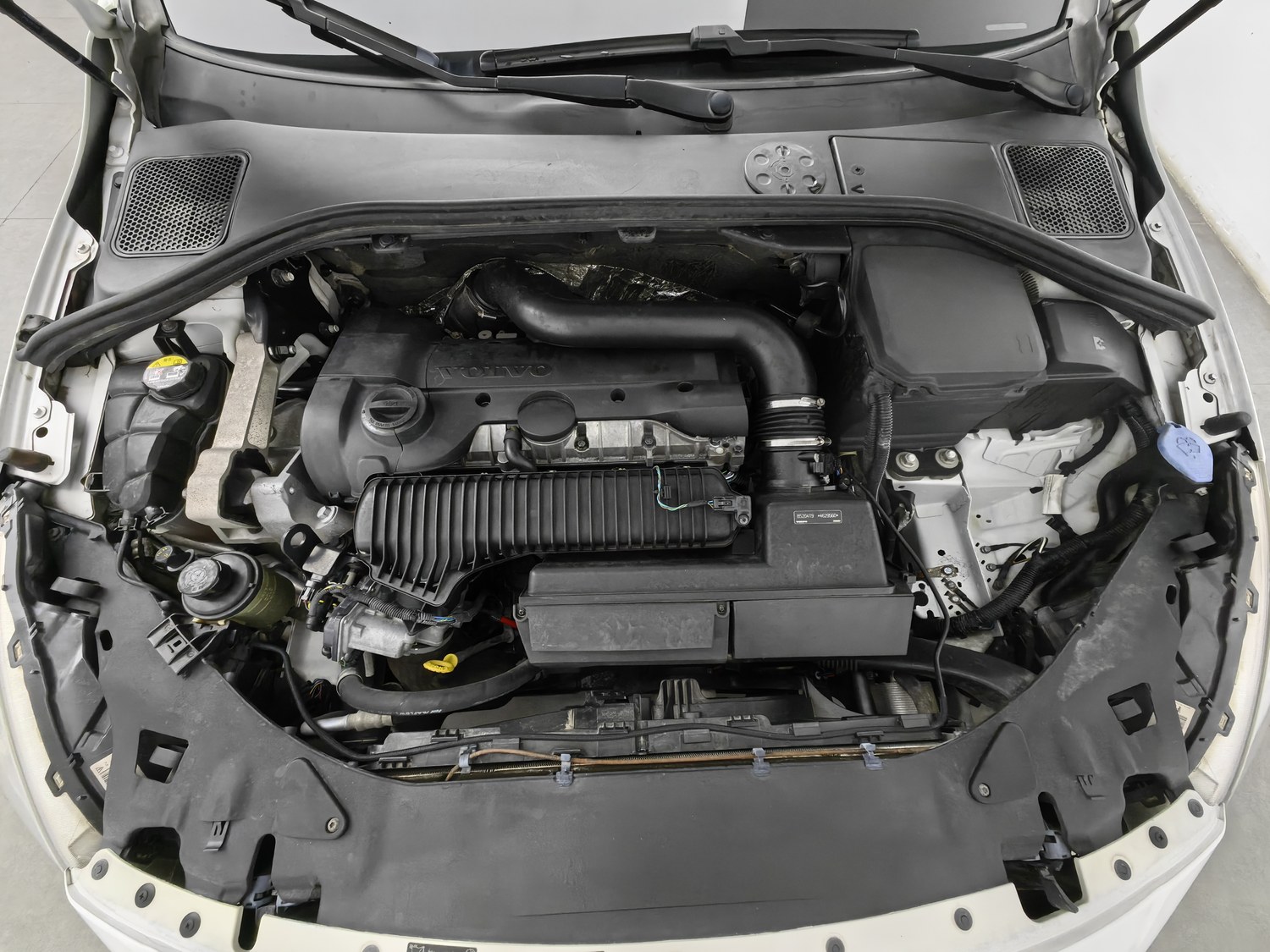 Used Volvo V60 2013 2.0 AT