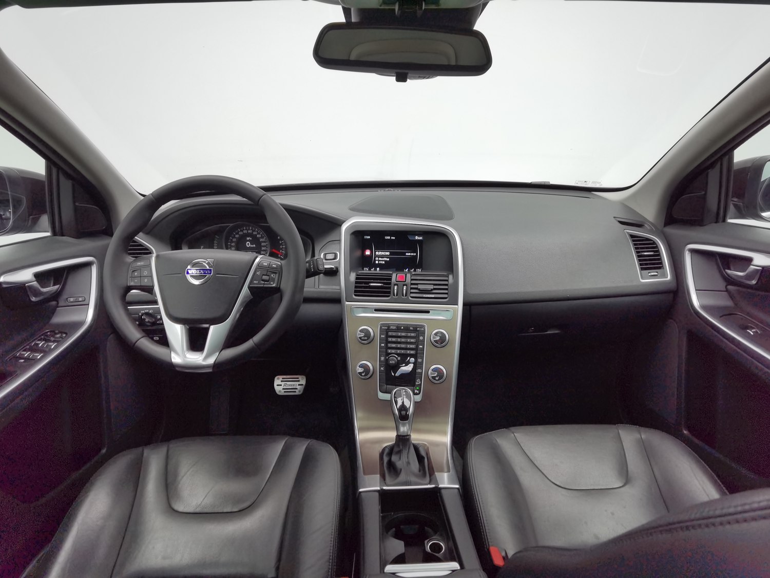 Used Volvo XC60 2017 2.0 AT