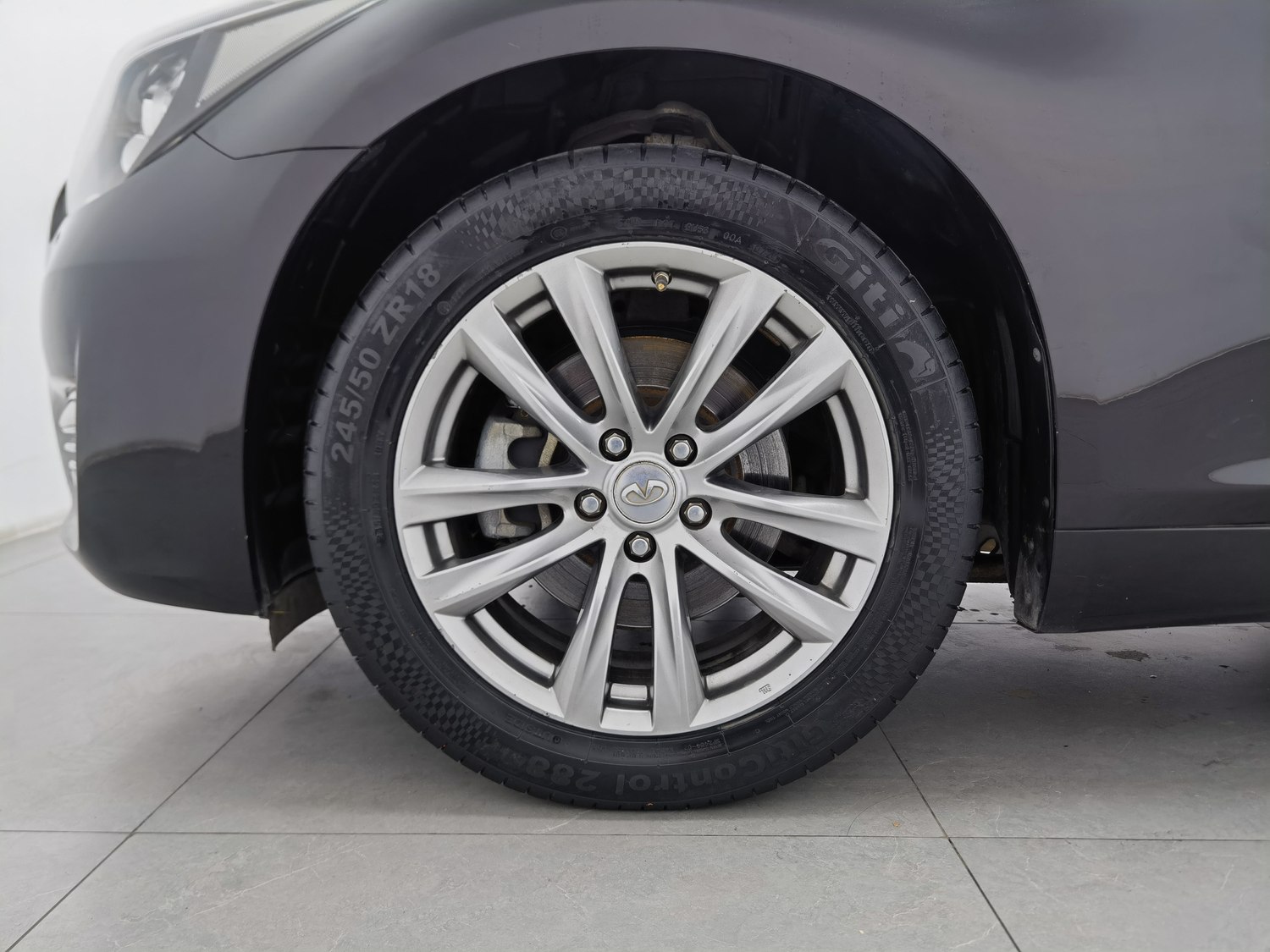 Used Infiniti Q70 2015 2.5 AT