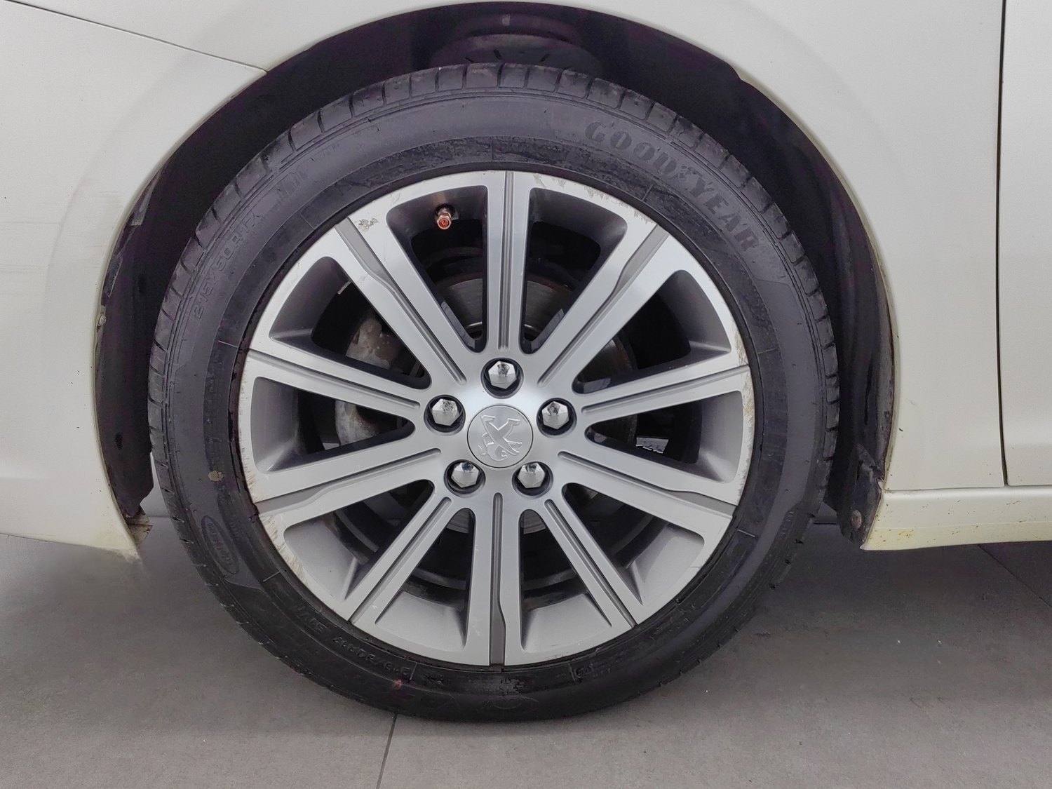 Used Peugeot 408 2014 1.8 AT