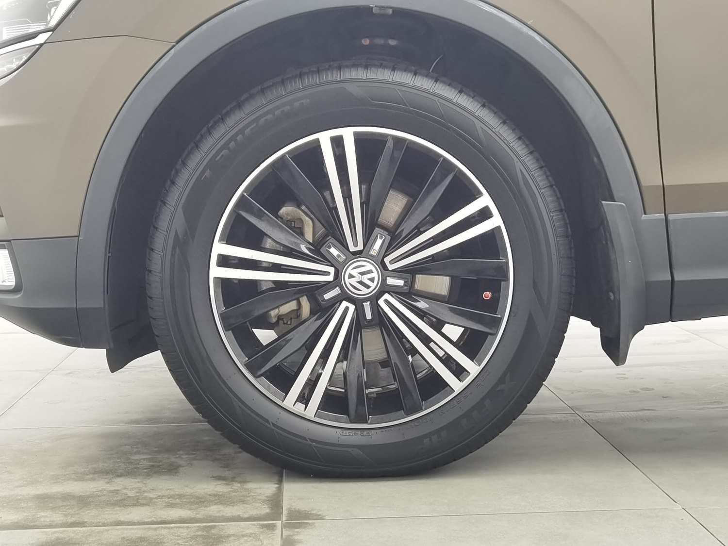 Used Volkswagen Tiguan L 2018 2.0 AT