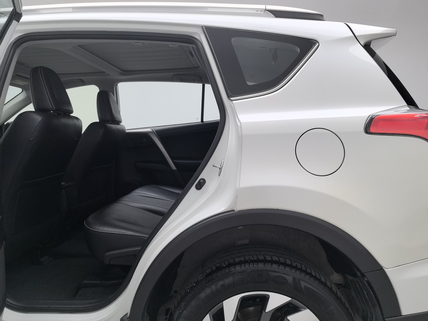 Used Toyota RAV4 2018 2.5 AT