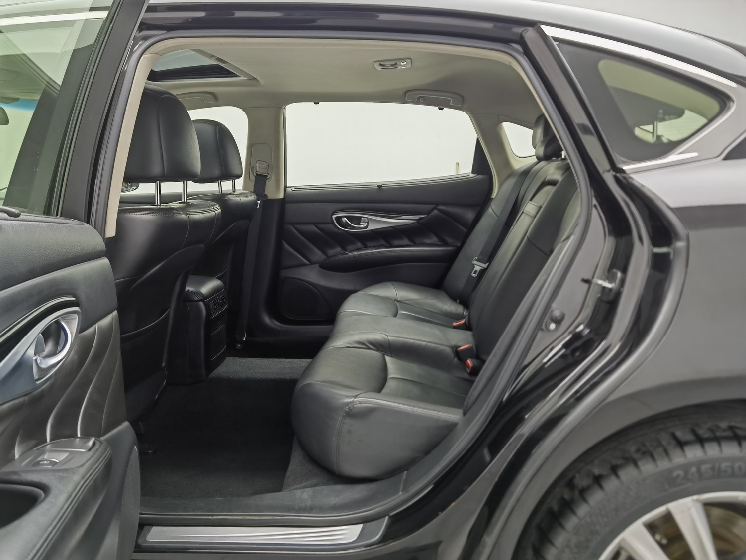 Used Infiniti Q70 2015 2.5 AT