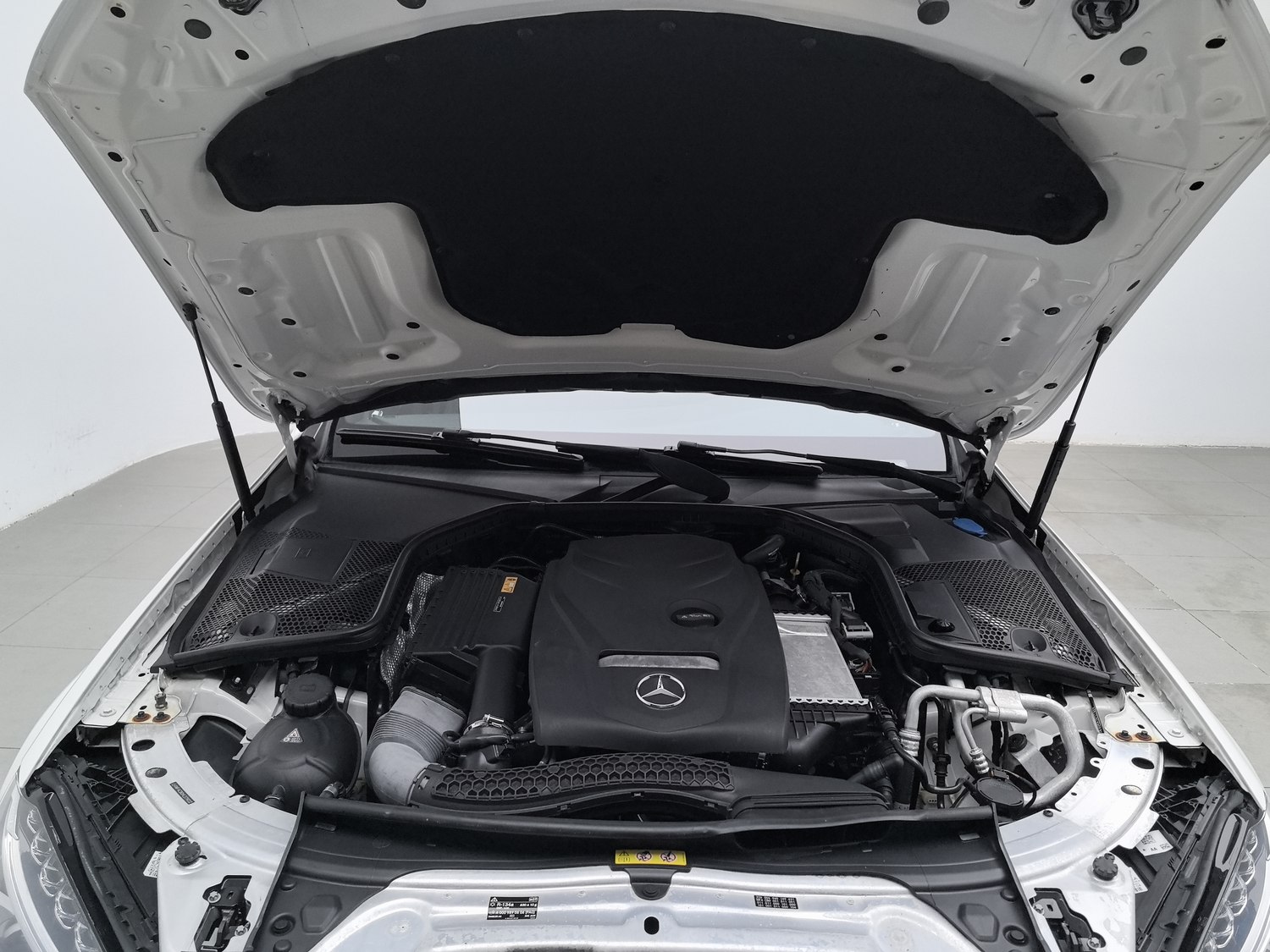 Used Mercedes-Benz C-Class 2017 2.0 AT