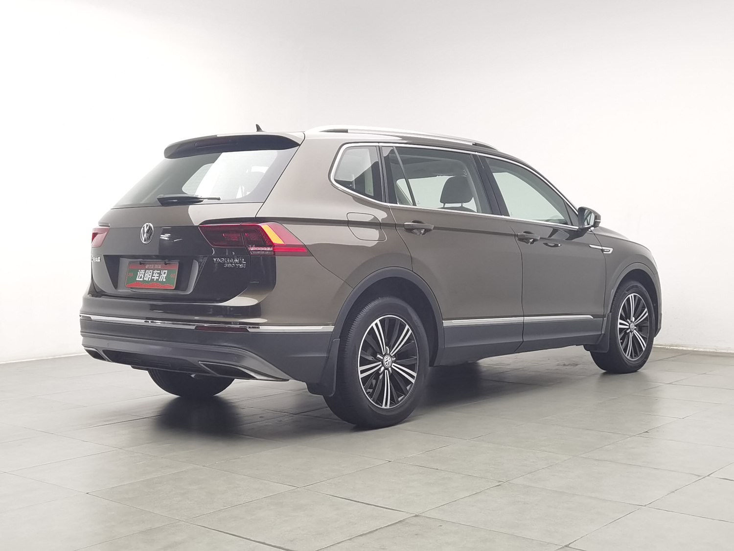 Used Volkswagen Tiguan L 2018 2.0 AT