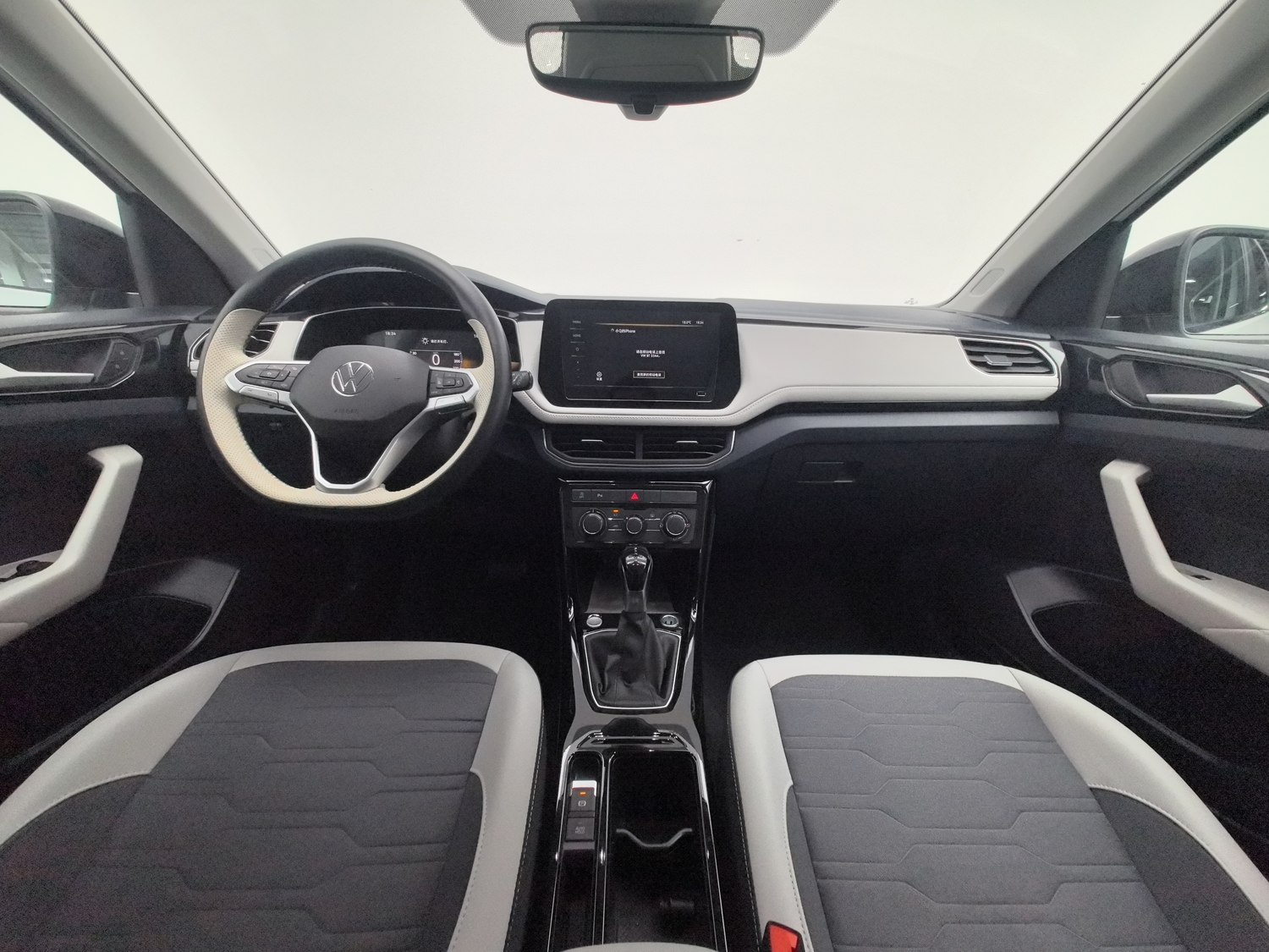 Used Volkswagen Tharu L 2025 1.5 AT