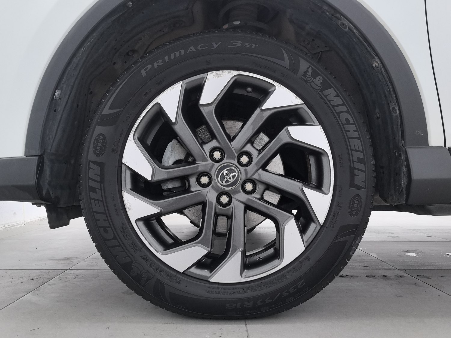 Used Toyota RAV4 2018 2.5 AT