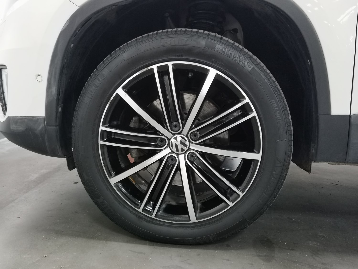 Used Volkswagen Tiguan 2016 2.0 AT