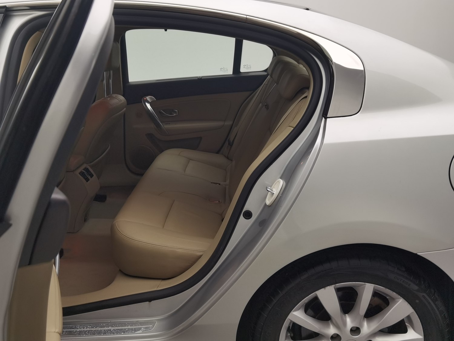 Used Renault Latitude 2011 2.5 AT