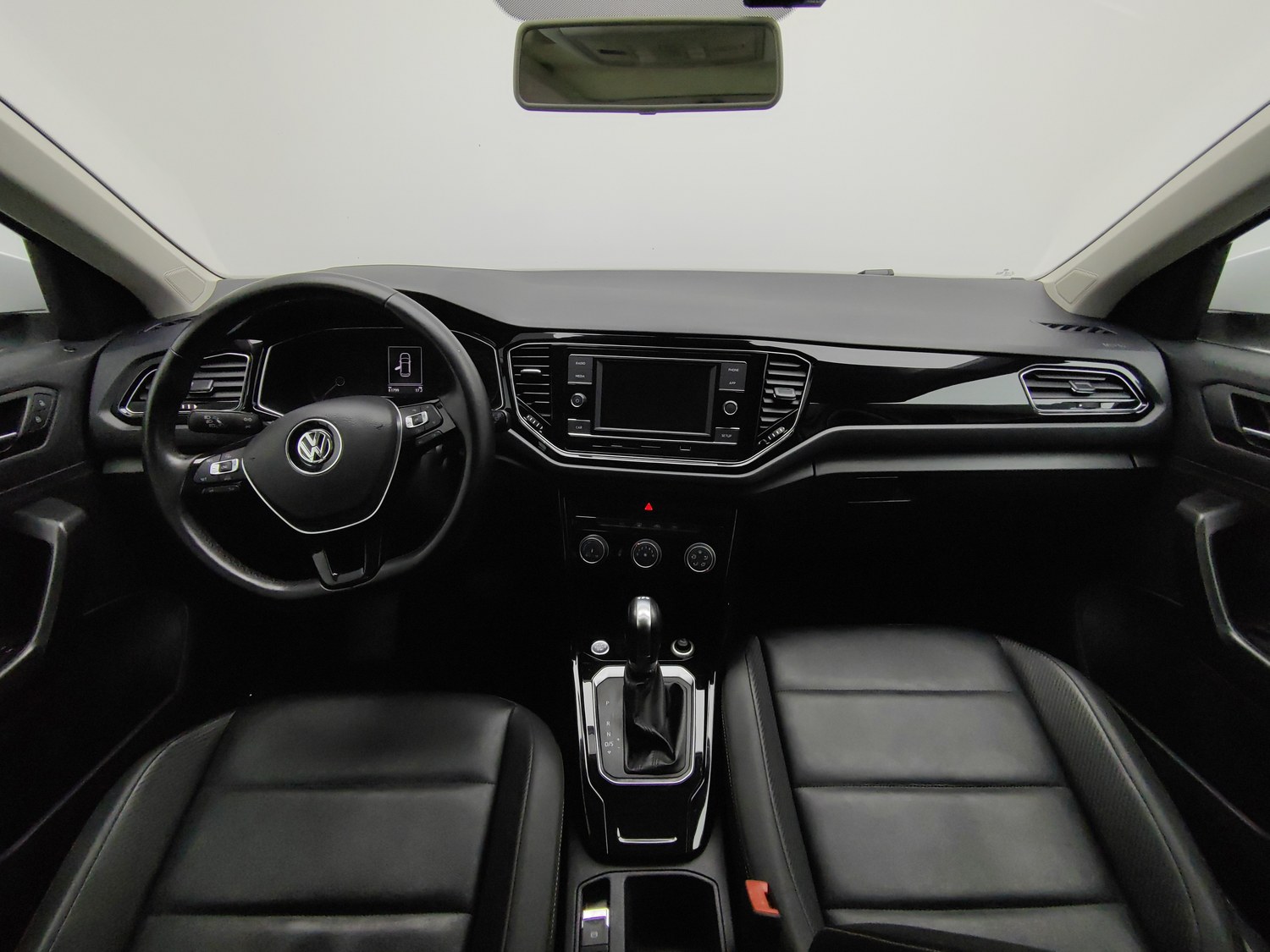 Used Volkswagen T-Roc 2018 1.4 AT