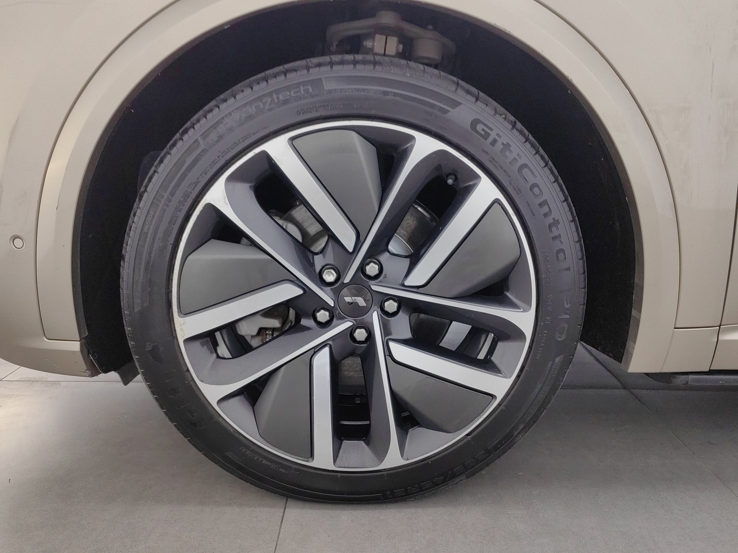 Used Li Auto L9 2022 1.5 AT
