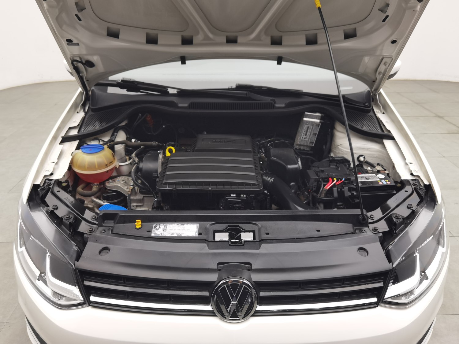Used Volkswagen Polo 2018 1.5 AT