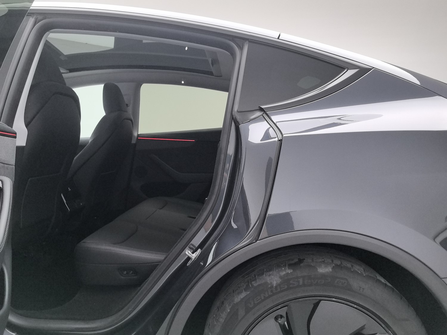 Used Tesla Model Y 2025