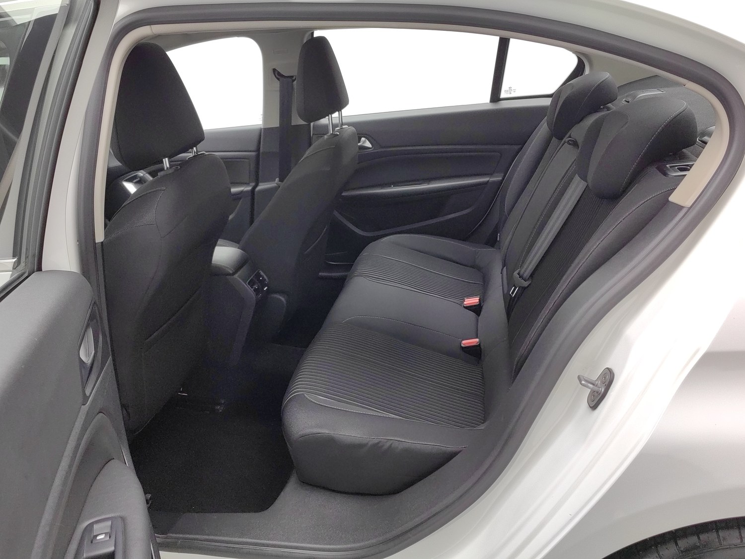 Used Peugeot 408 2014 1.8 AT