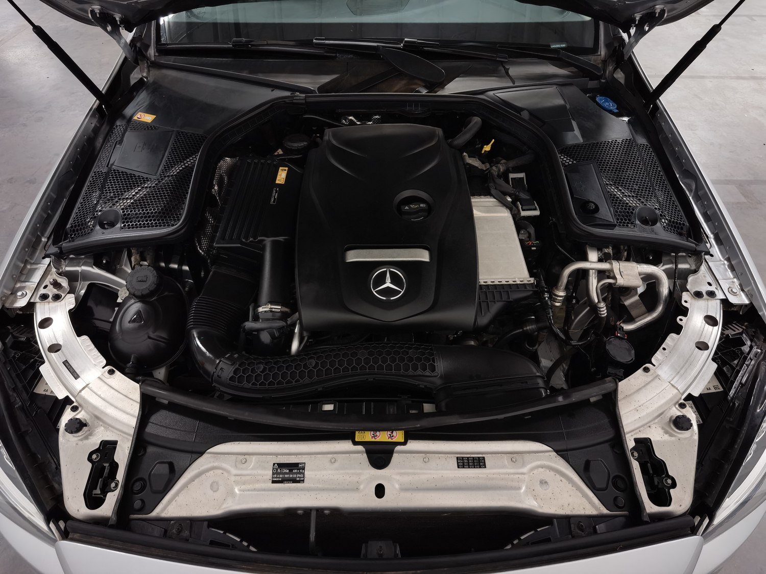 Used Mercedes-Benz C-Class 2015 2.0 AT