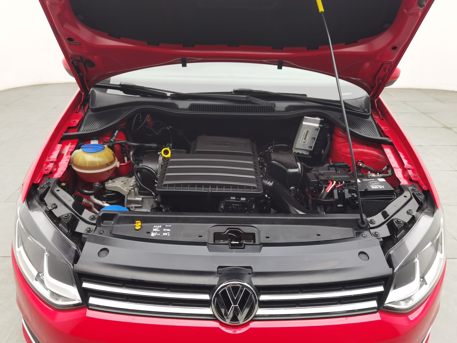 Used Volkswagen Polo 2016 1.6 AT