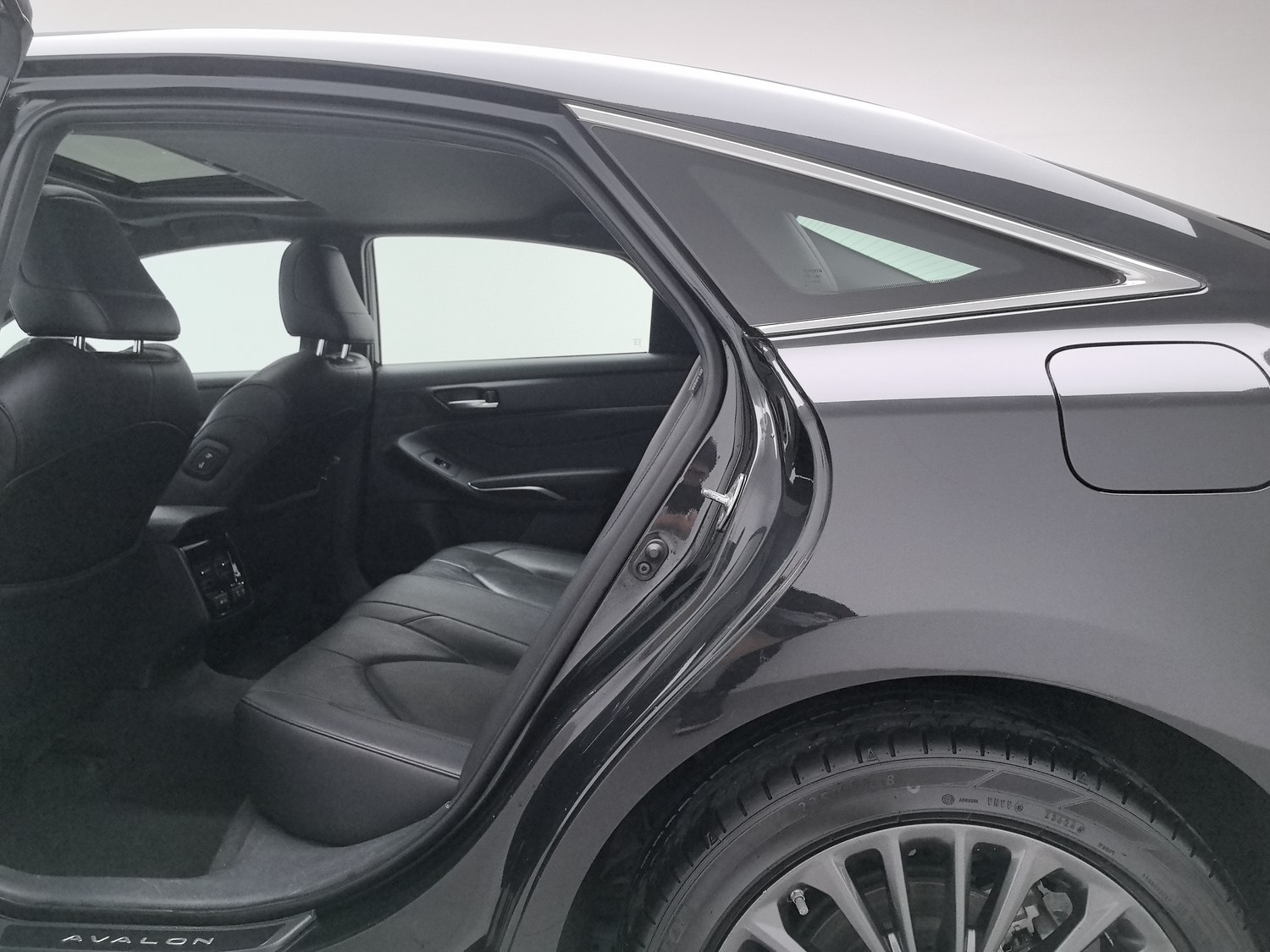 Used Toyota Avalon 2019 2.0 AT