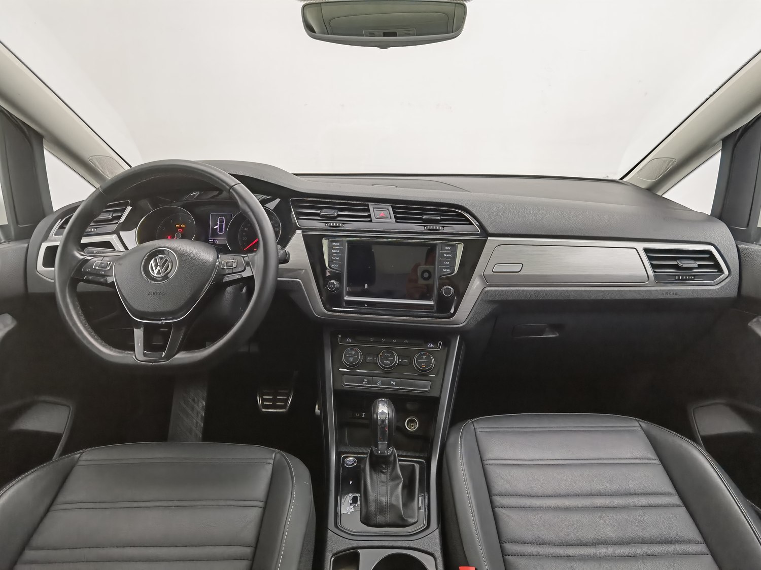 Used Volkswagen Touran 2018 1.4 AT