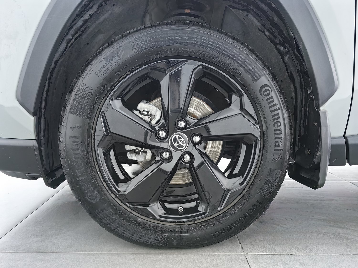 Used Toyota RAV4 2020 2.5 AT