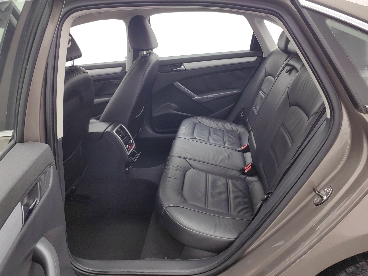Used Volkswagen Passat 2011 1.8 AT