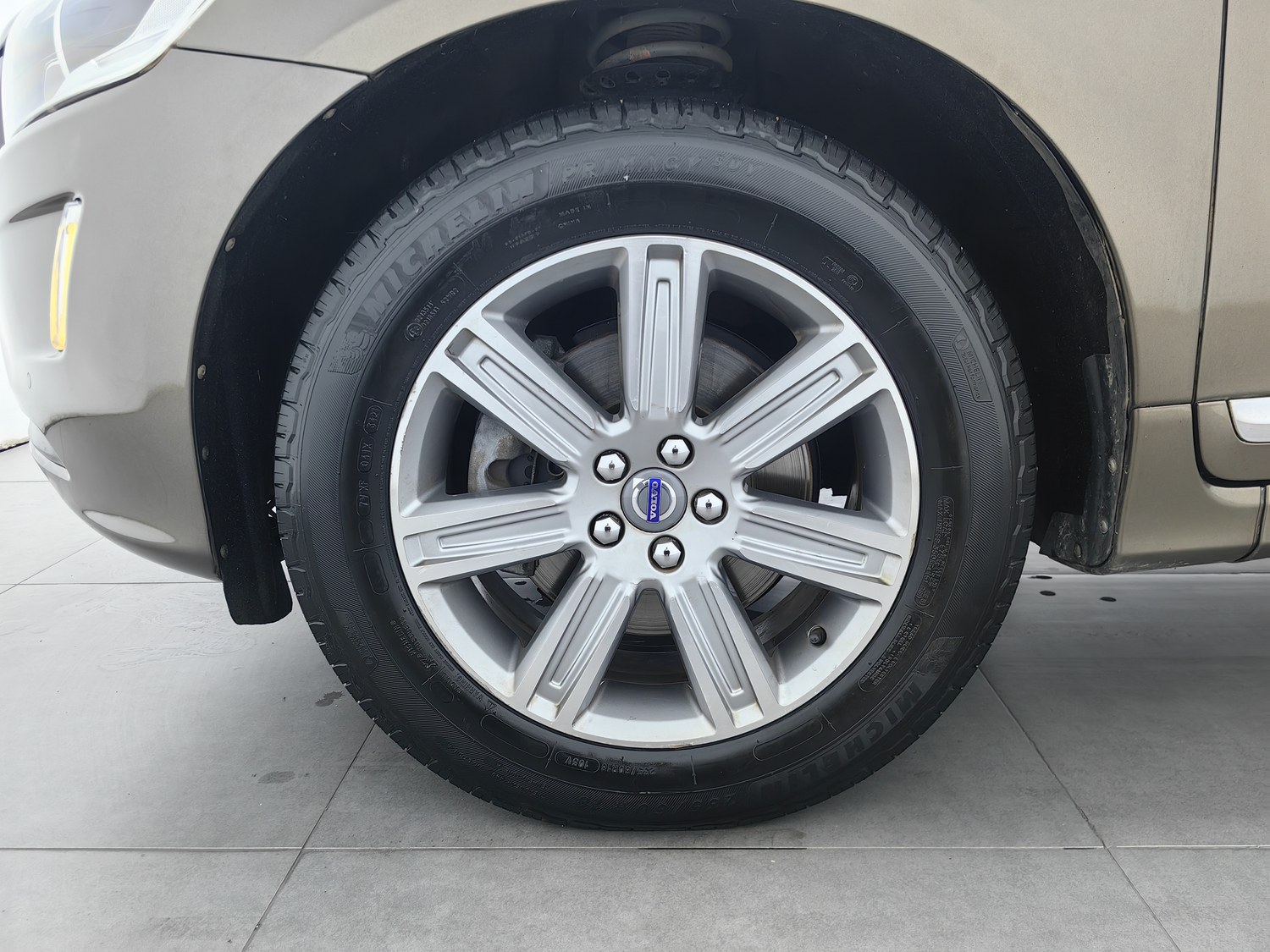 Used Volvo XC60 2016 2.0 AT