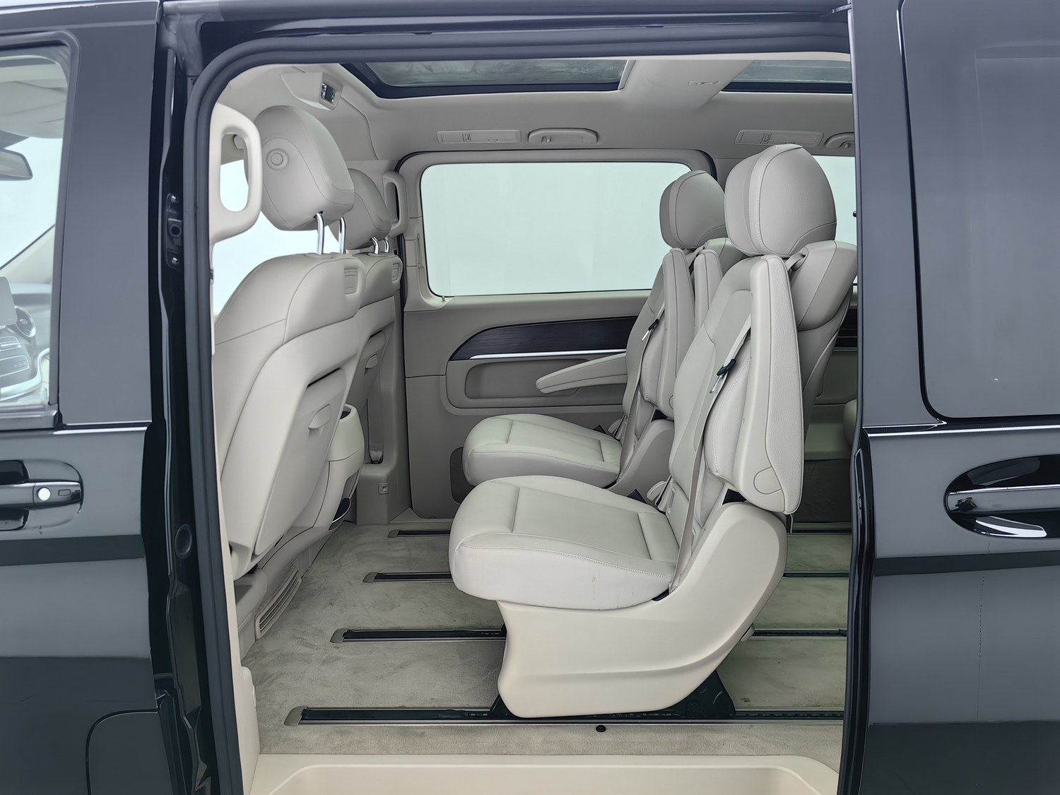Used Mercedes-Benz V-Class 2022 2.0 AT