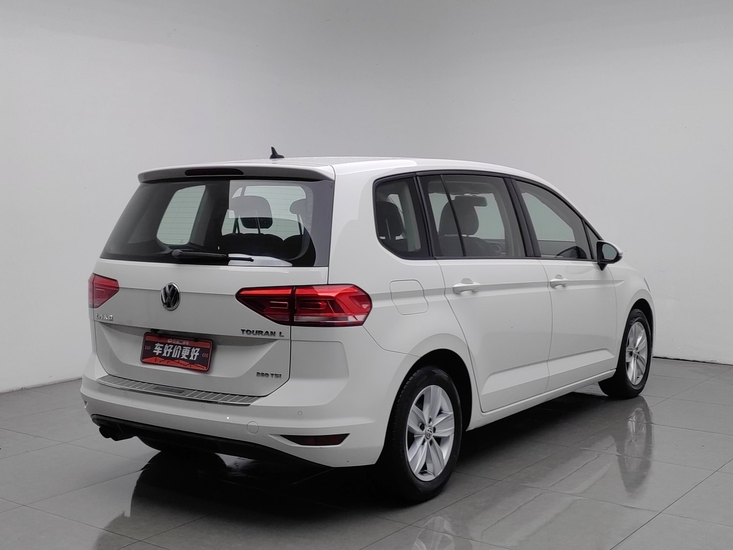 Used Volkswagen Touran 2016 1.4 MT
